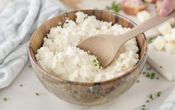 Manger 1kg de fromage blanc par jour : Découvrez les bienfaits et astuces pour l&rsquo;intégrer à votre alimentation !