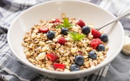 Muesli : Découvrez les bienfaits et recettes pour un petit-déjeuner sain et équilibré